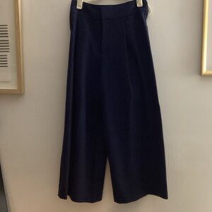 Club Monaco Chic Dark Blue Wide keg cropped pants-size 0
